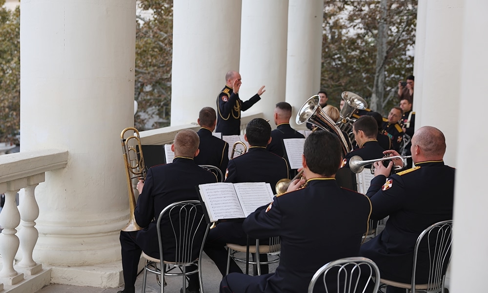 Театр Луначарского открыл юбилейный 115-й театральный сезон